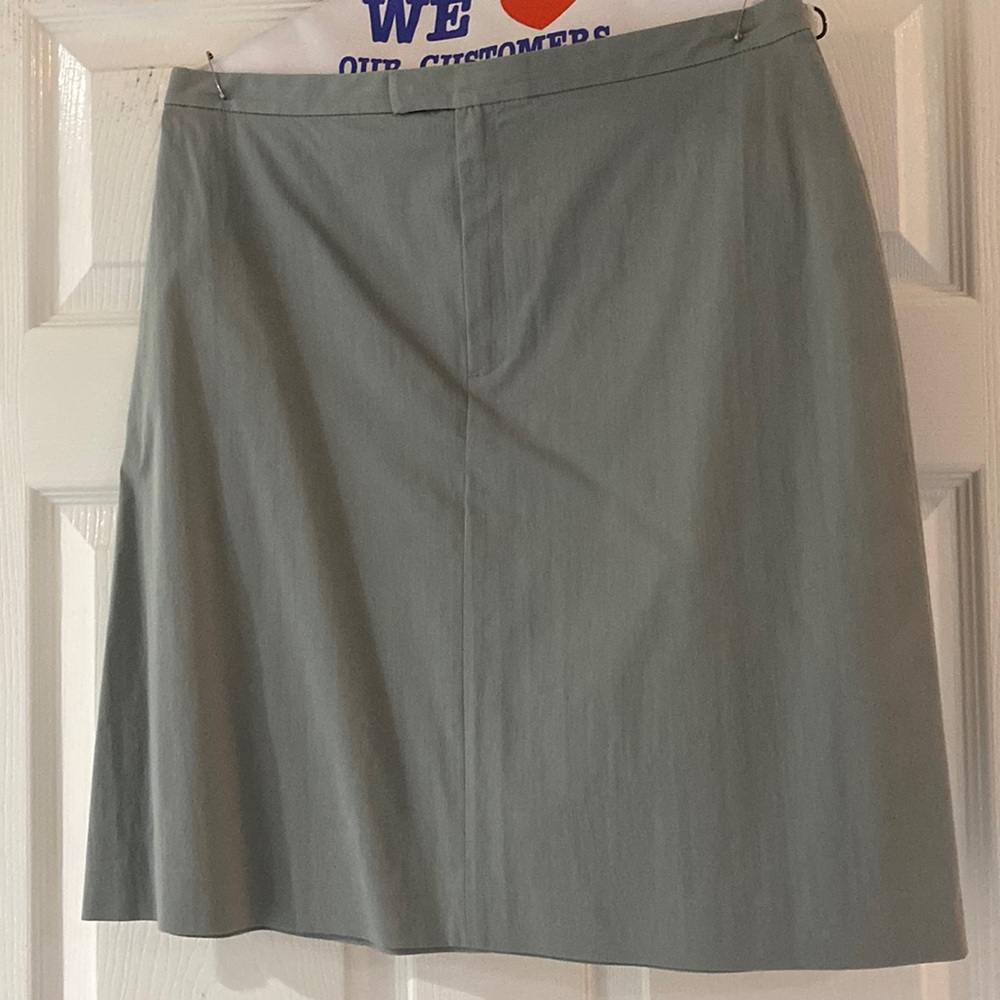 Gray  Banana Republic Mini Skirt. Size 10.